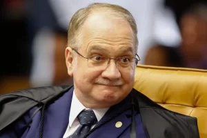 Fachin assume presidência do STF em meio a alertas sobre erosão democrática e desafios institucionais