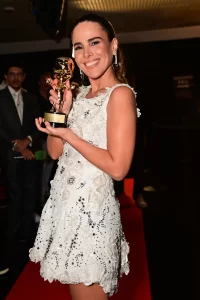 Wanessa brilha com Troféu Imprensa em noite de celebração no SBT