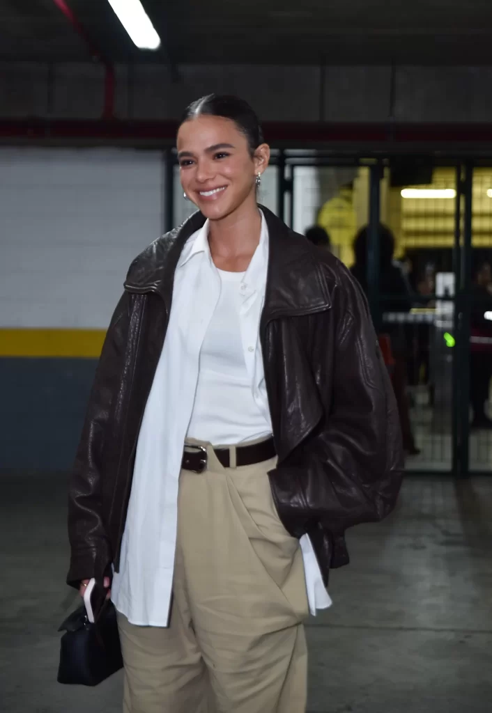 Bruna Marquezine prestigia show de Gilberto Gil no Allianz Parque em São Paulo