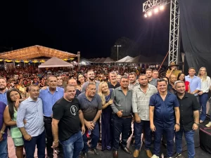 Amélio Cayres participa do aniversário de 29 anos de Barra do Ouro e reforça laços com municípios