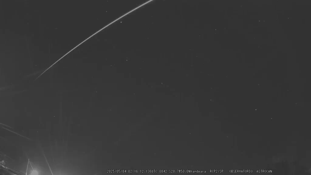 Meteoro é flagrado sobre o céu do Brasil diz BRAMON