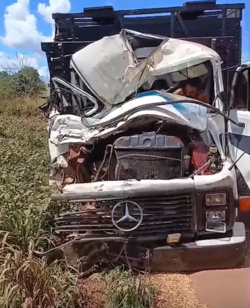 Acidente entre quatro veículos interdita parcialmente ponte sobre o Rio Pombas na TO-335