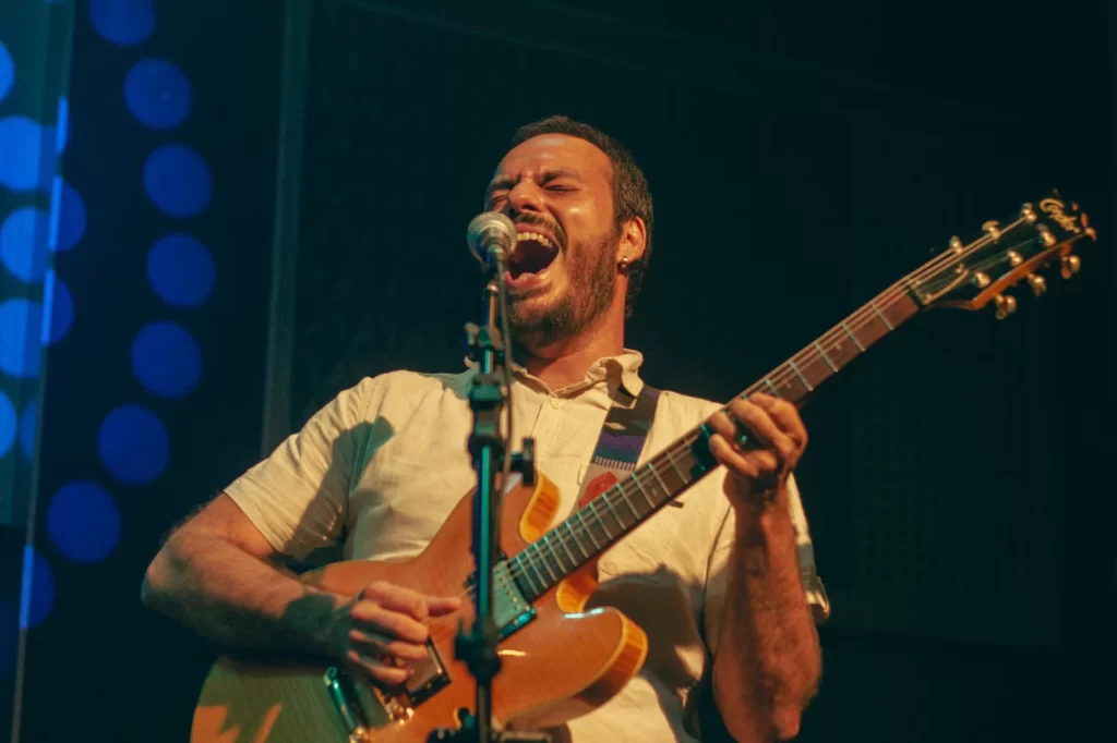 Especial: Cantor Aluísio Cavalcante comemora lançamento de ‘Fruto Rebeldia’ com show gratuito no próximo fim de semana