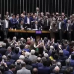 Hugo Motta resiste a votar pauta-bomba após Alcolumbre avançar no Senado; dívidas rurais colocam bancada do Tocantins no centro do debate