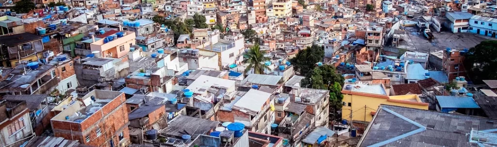 Cresce o número de evangélicos em favelas e comunidades urbanas