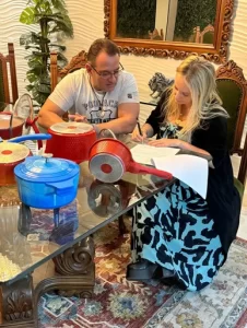 Luciana Vendramini lança linha de panelas ‘Le Brunet’ em parceria com o Grupo Moncoc