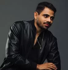 Tocantinense Evoney Fernandes vai cantar no Rancho do Maia