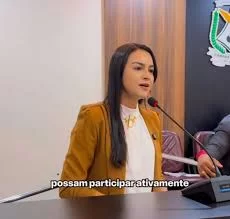 Vereadora critica ausência de sede para o Conselho Municipal de Saúde e cobra presença de autoridades em audiência pública; vídeo repercute nas redes sociais