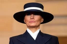 O poder da roupa na comunicação: A influência do vestuário em figuras públicas como Michelle Obama e Melania Trump