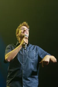 Porchat Emociona e Diverte em Show Solo no Espaço Unimed, com Plateia Lotada e Presença Especial da Namorada