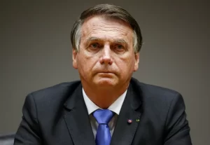 Quinto dia de julgamento de Bolsonaro avança no STF: ministros iniciam votos e raízes do 8 de janeiro repercutem