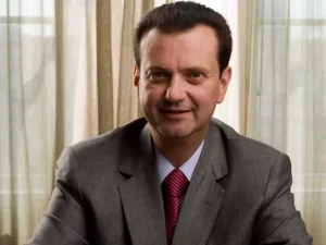 Kassab filia Laurez Moreira ao PSD e fortalece aliança com Irajá no Tocantins