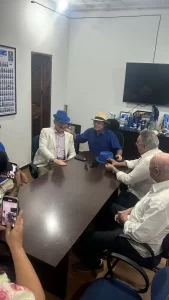 Laurez Moreira e Aldo Rebelo visitam Kasarin em Colinas do Tocantins e discutem alianças para 2026