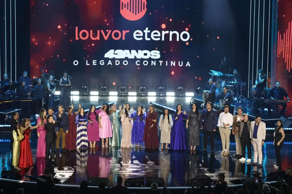 Novidade: Em noite histórica, Louvor Eterno grava DVD comemorativo de 43 anos no Teatro Positivo