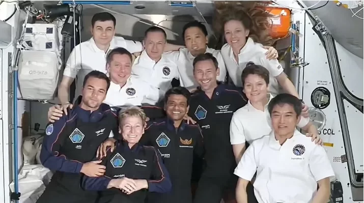 Missão Ax-4 atraca com sucesso na Estação Espacial Internacional e inicia pesquisas científicas em microgravidade