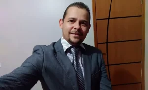 Vereador Romerito permanece intubado, mas responde bem aos exames; esposa reafirma candidatura