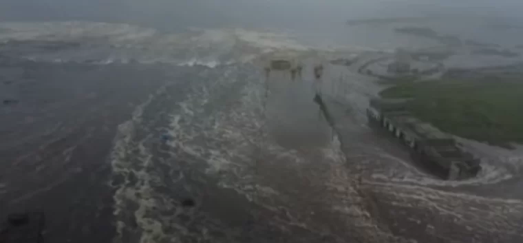 INTERNACIONAL: Terremoto causa alerta de tsunami e força retirada de milhões de pessoas em zona costeira