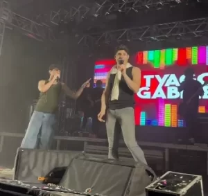 Tyago & Gabriel gravam show em Luzimangues com entrada gratuita, participações especiais e uma surpresa secreta na hora; turnê passa por seis cidades do Tocantins!