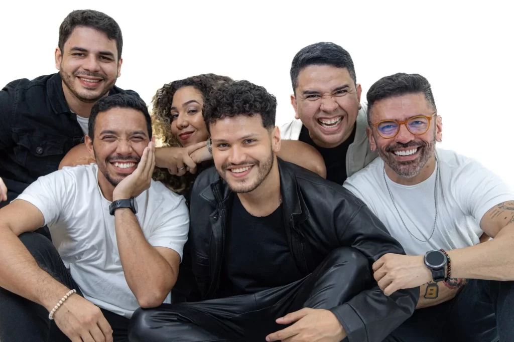 Diversidade de estilos musicais da banda theDillas garante sucesso de shows