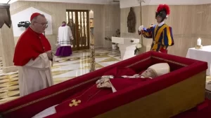 Vaticano se despede de Papa Francisco: funeral reúne líderes mundiais e abre caminho para novo Conclave