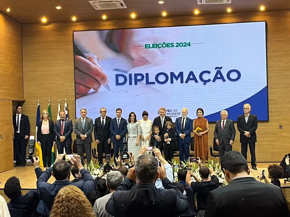 Asas para um novo voo: Eduardo Siqueira Campos é diplomado prefeito de Palmas e emociona em discurso