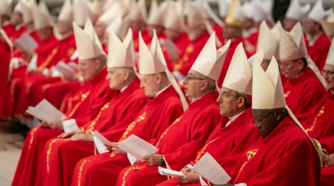 Conclave de 2025: Igreja Católica se prepara para eleger novo papa em meio a divisões internas