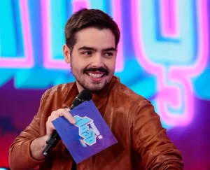 Programa de João no SBT se consolida como sucesso na madrugada e atinge pico de audiência