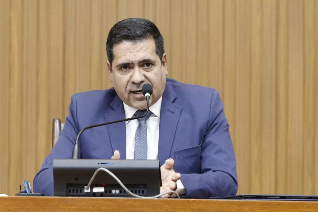 PCCR da Educação: Marcus Marcelo cobra envio urgente do plano à Assembleia em setembro