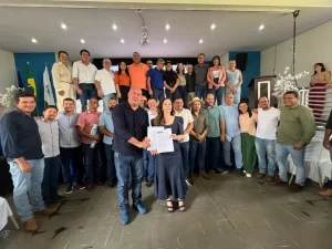 Senadora Professora Dorinha assina ordens de serviço de mais de R$ 17 milhões para obras de educação e infraestrutura em Divinópolis