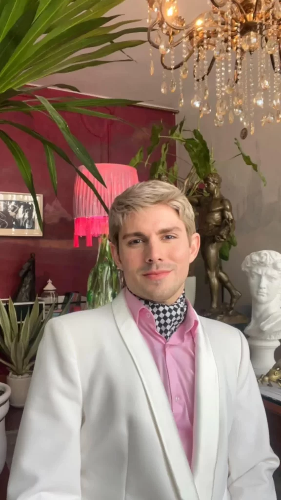 Riccardo San Martini: O Visionário Enigmático que Transforma a Cena Cultural Brasileira