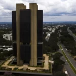 Copom reduz Selic para 14,25% e mercado passa a discutir possível pausa no ciclo de cortes
