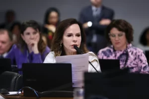 Com relatoria de Dorinha, Senado aprova política nacional para enfrentar apagão de professores na educação básica