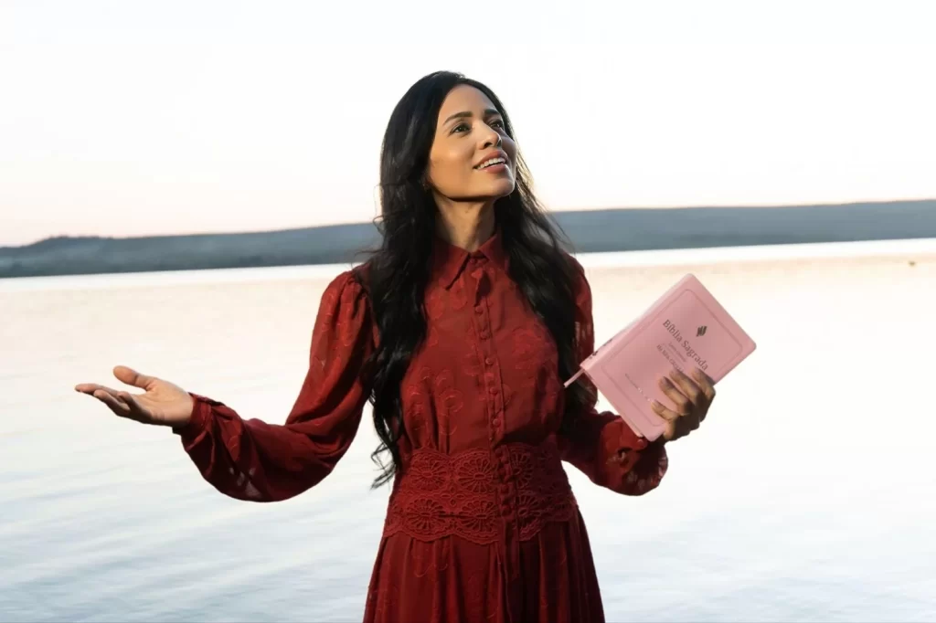 Cantora Tânia Castro convida público para noite de louvor na Expo Colinas 2025