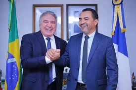 STJ afasta Wanderlei Barbosa e a primeira-dama Karynne Sottero por seis meses; Laurez Moreira assume governo do Tocantins