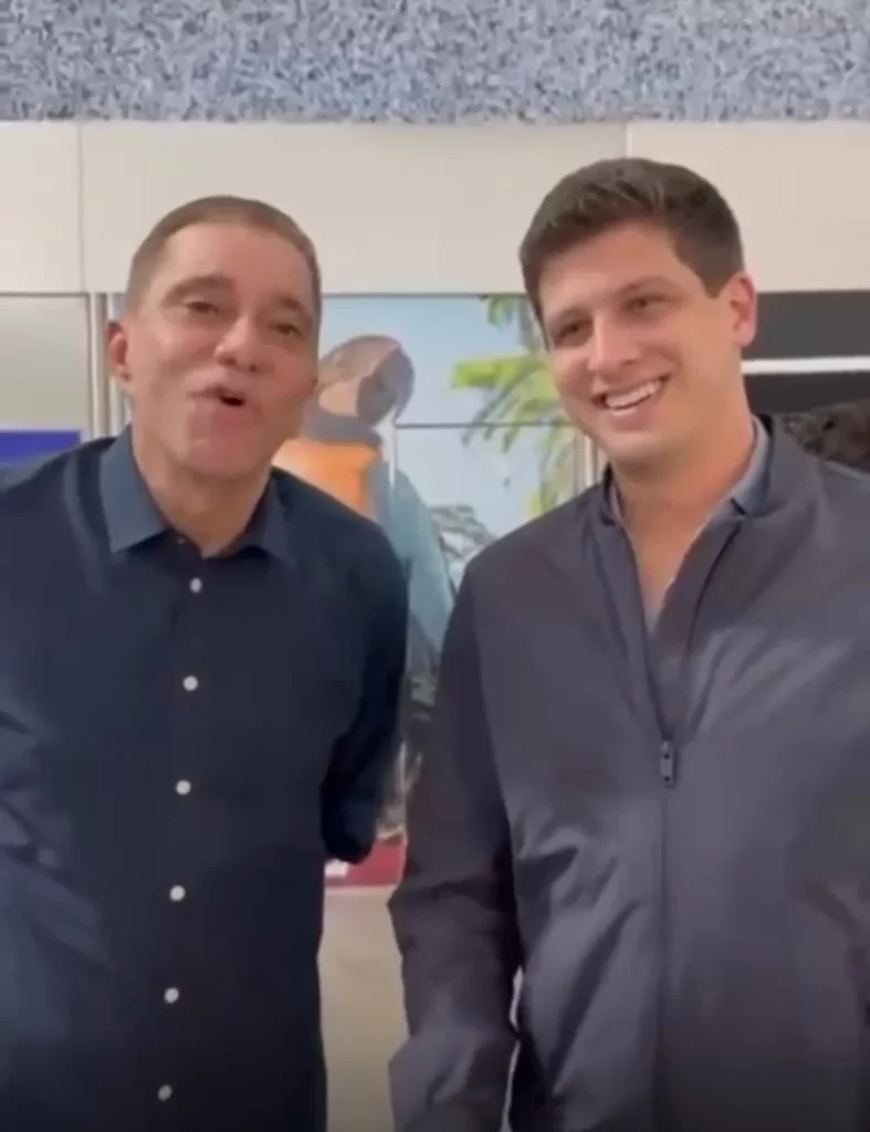 João Campos desembarca na madrugada em Palmas para encontro com Eduardo Siqueira Campos, Laurez Moreira