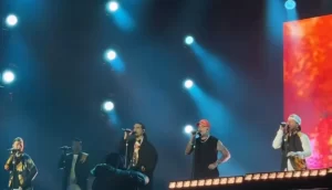 Backstreet Boys emocionam 75 mil fãs em noite histórica no The Town