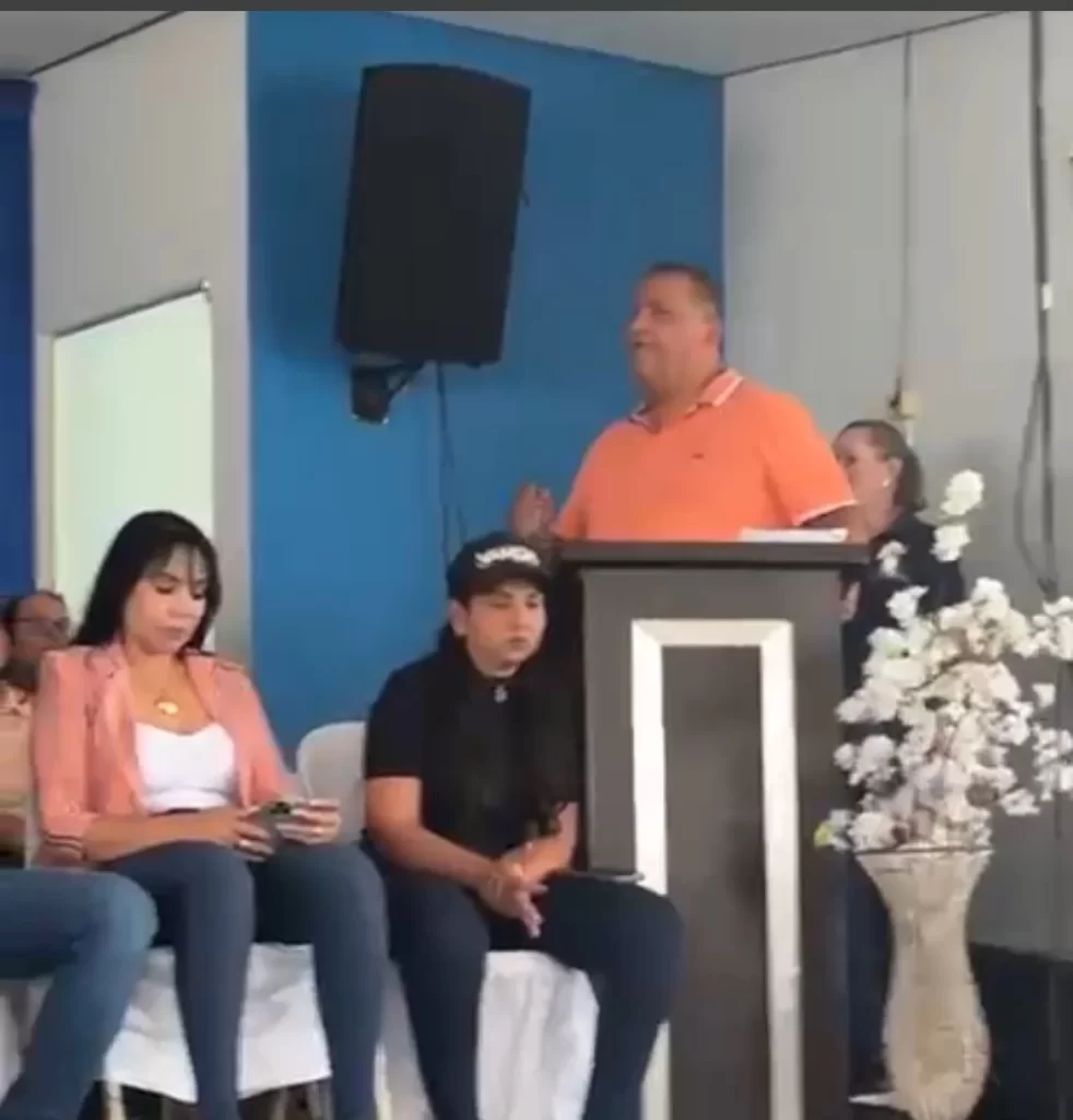 “Se tem alguém preparado para resolver os problemas do Tocantins é a senadora professora Dorinha”, diz Eduardo Gomes em Divinópolis