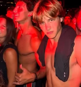 Jensen Gering curte show ao lado do pai Galen Gering e compartilha momento especial no Instagram