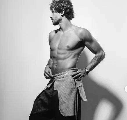 Celebridades: Lucca Picon curte férias com o pai e o irmão na França