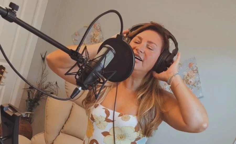 Lydia Heberle inicia outubro em alta e comemora nova etapa nos Estados Unidos