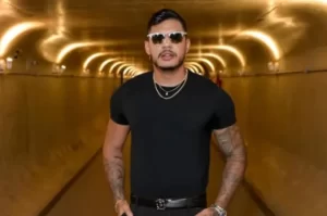 Crise do metanol: Rapper Hungria é internado em Brasília e casos de intoxicação crescem no Brasil