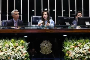 Proposto pela Professora Dorinha, Senado celebra o Dia do Professor e reforça a importância da valorização docente