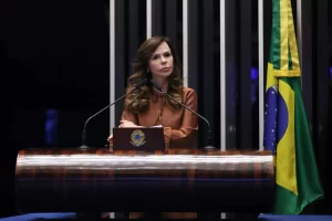 Senadora Professora Dorinha é relatora de proposta que viabiliza isenção do Imposto de Renda para quem ganha até R$ 5 mil