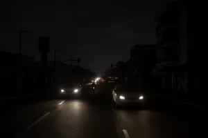 Brasil às escuras: apagão atinge diversas regiões e deixa milhões sem energia