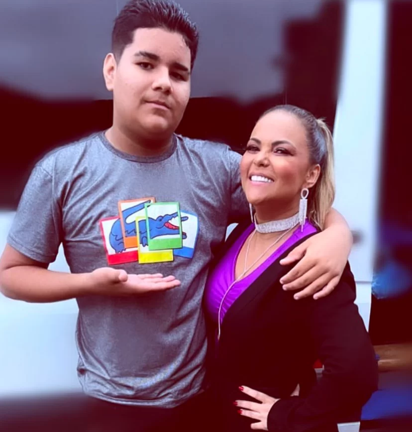 Dougllas Fernanddo Dá O Último Adeus À Cantora Vanessa Rios, Que Faleceu Aos 42 Anos Vítima De Câncer 1 Img 2285