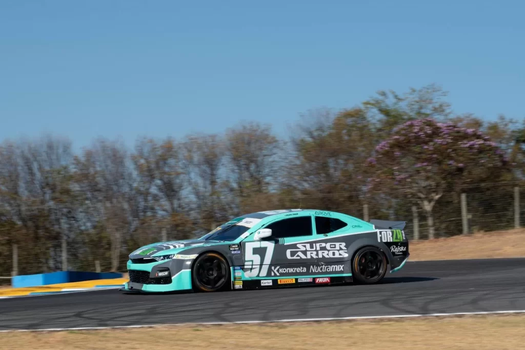 Felipe Tozzo mantém viva a disputa na Challenge e busca reação na reta final da NASCAR Brasil 2025