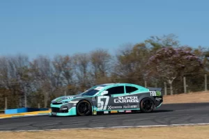 Felipe Tozzo mantém viva a disputa na Challenge e busca reação na reta final da NASCAR Brasil 2025