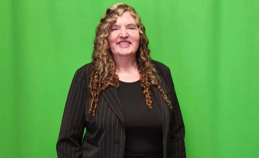 Barbara Leite festeja 25 anos de carreira no exterior e comemora a marca no Brasil