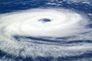 Ciclone extratropical põe cinco estados em alerta durante o feriado do Dia das Crianças