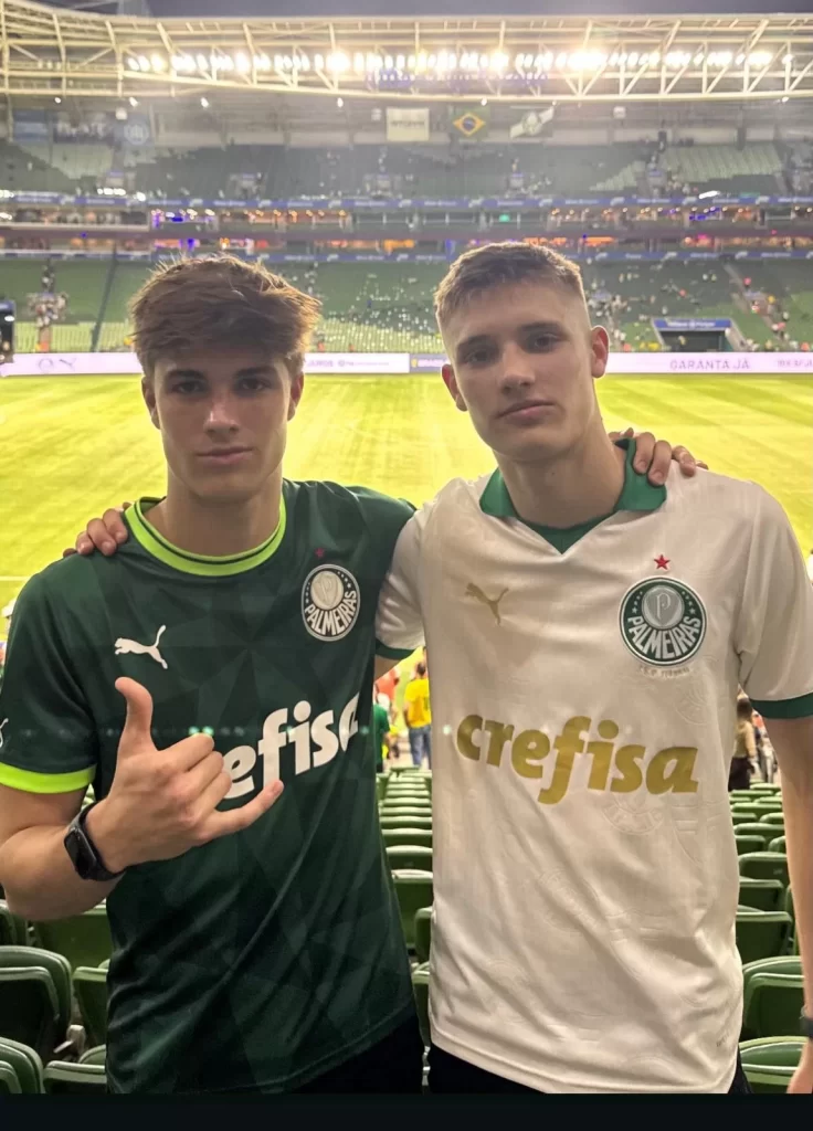 Irmãos Hilbert vira assunto após aparecer assistindo jogo do Palmeiras e movimenta bastidores religiosos e esportivos
